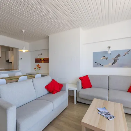 Sunny Seaside Apartment, Cleaning Included