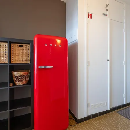 아파트 Sunny Seaside Apartment, Cleaning Included