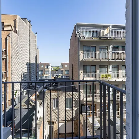 Sunny Seaside Apartment, Cleaning Included